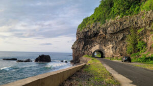 The Santa Catarina Tunnel next to the sea.